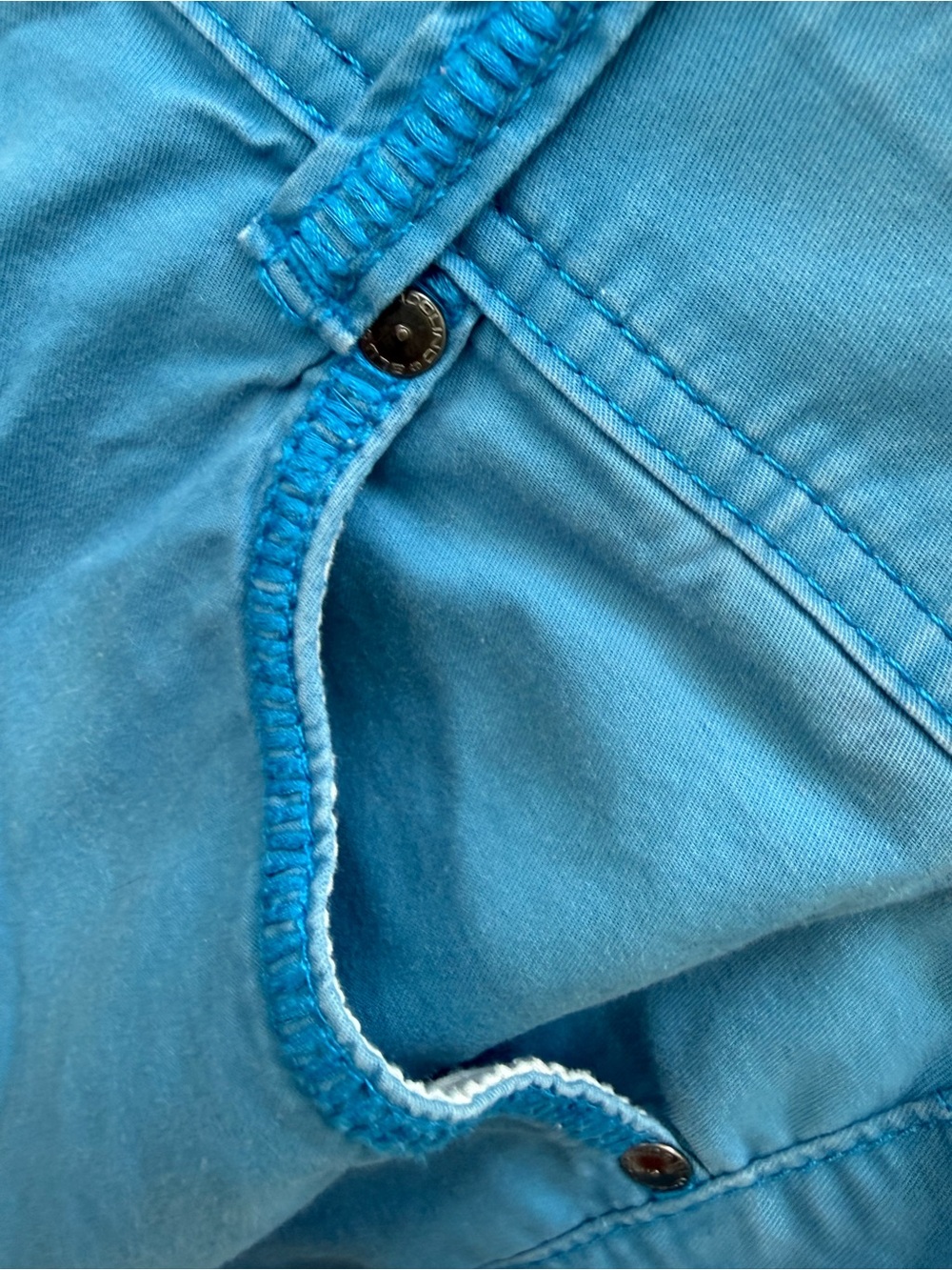 Bandolino Turquoise Straight-Leg Capris - Picture 3 of 9